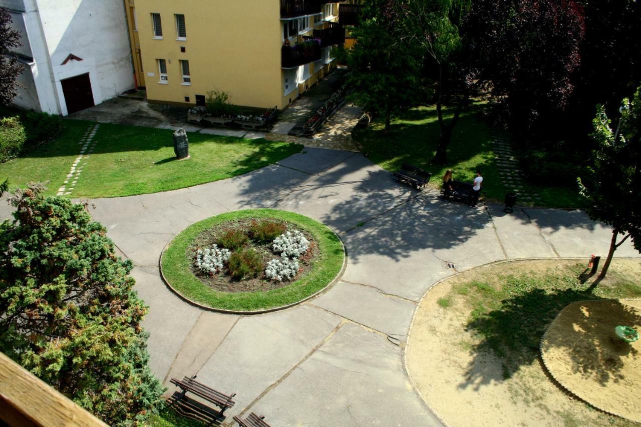 F&M Apartman Eger Exterior foto